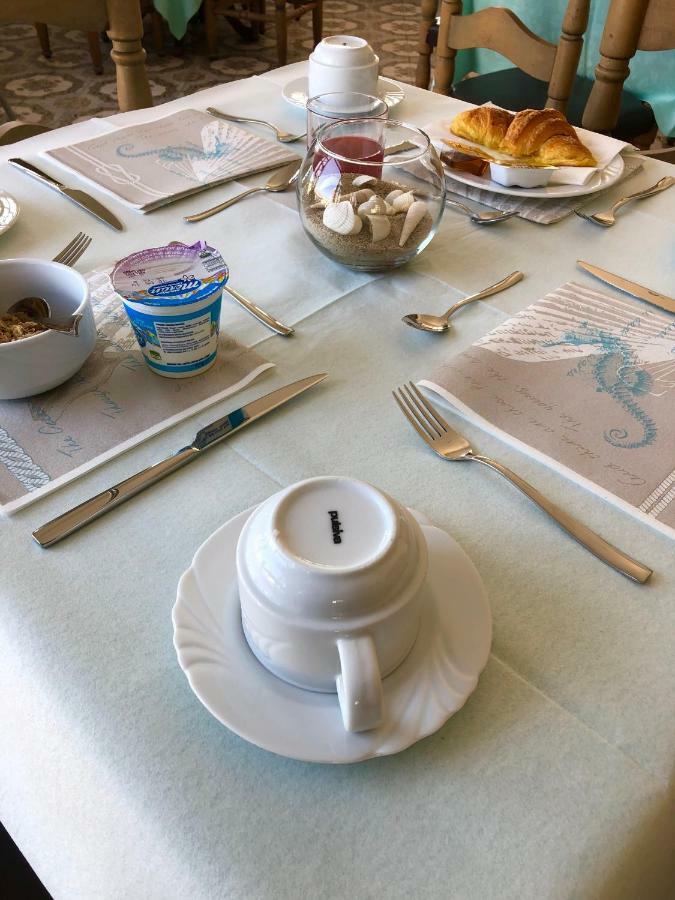 ホテル アクアマリーナ ポルトフェッラーイオ エクステリア 写真